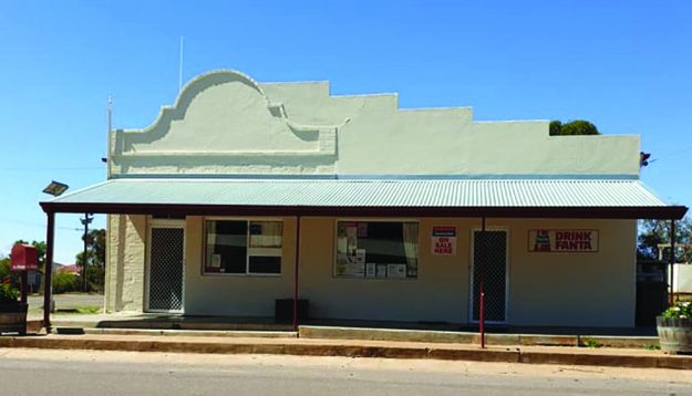 Carrieton Stroe Front Photo