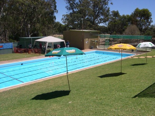 swimmingpool